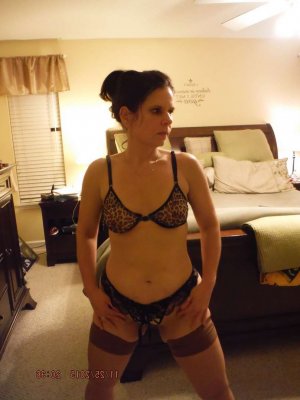 Francina escort girl in Clearview, ON