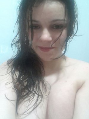 Dominika massage sexe Eysines, 33